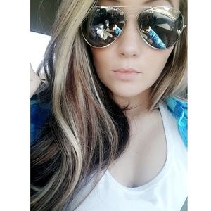 Meet your Posher, Leslie